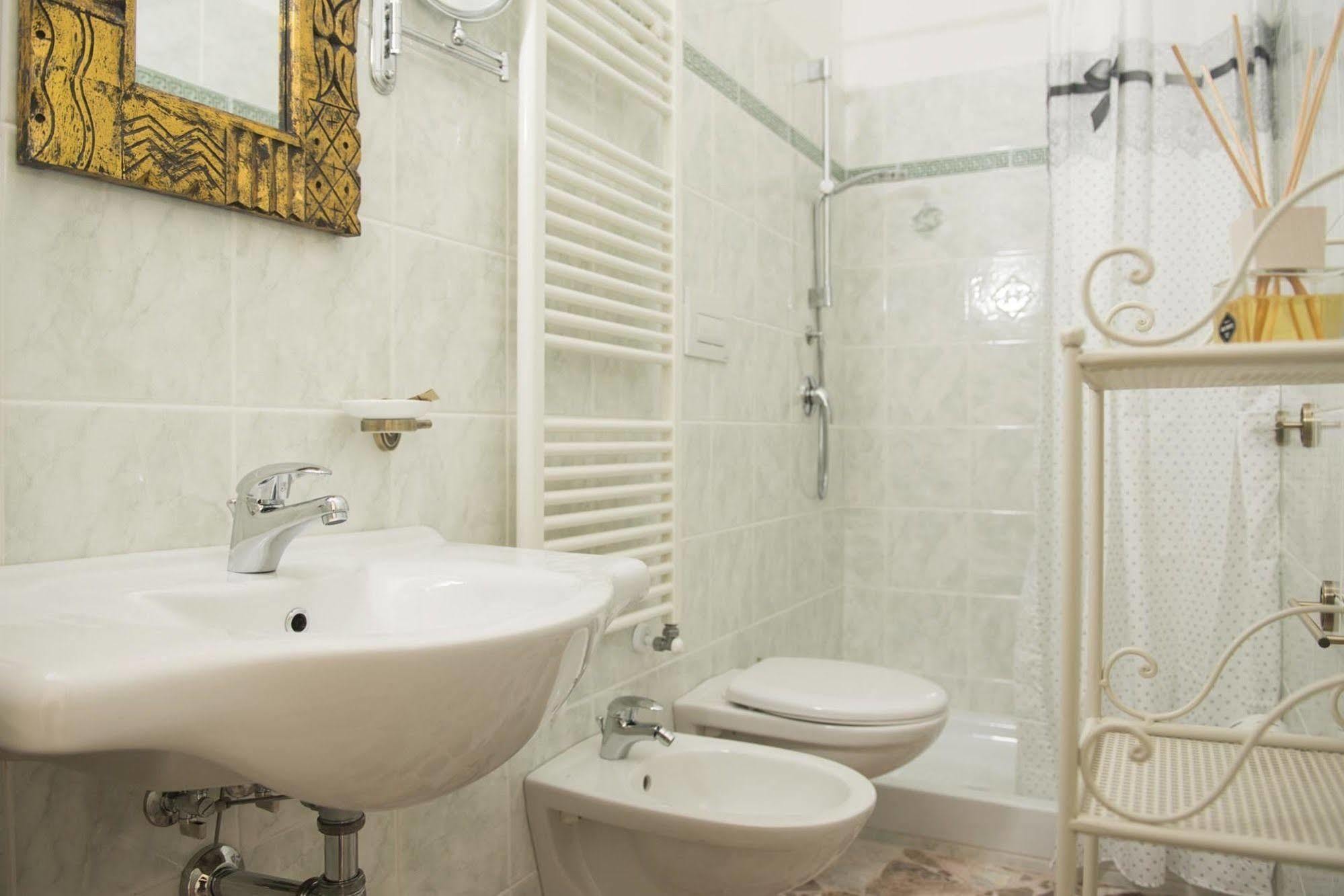 Dimora Cappuccini Guest House Чистернино Экстерьер фото